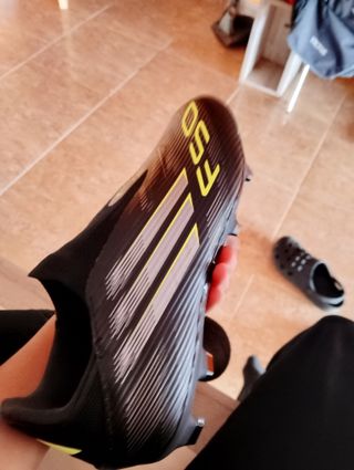 Botas Adidas F50 Negras y Amarillas
