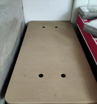 Base tapizada de madera