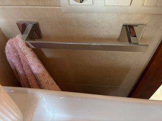 Toallero baño y luz LED