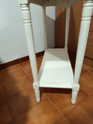 Cómoda blanca de madera