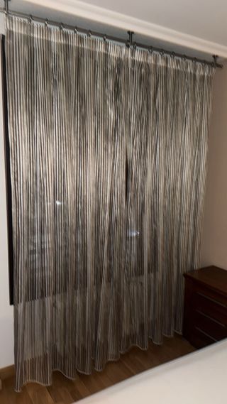 Cortina y barra habitación matrimonio