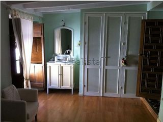 Casa adosada en alquiler en Baena