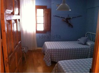 Casa adosada en alquiler en Baena