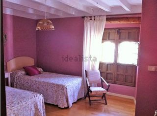 Casa adosada en alquiler en Baena