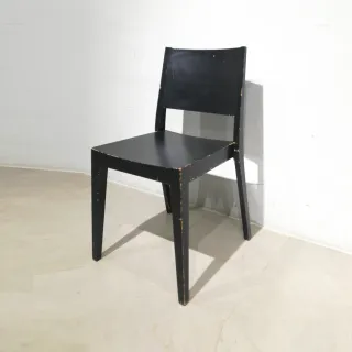 Cadires de fusta negres | Sillas de madera negras