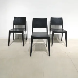 Cadires de fusta negres | Sillas de madera negras