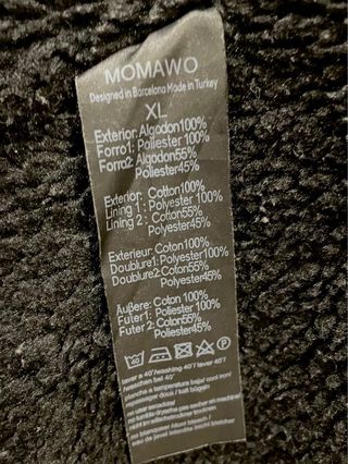 Abrigo de porteo rojo vino Momawo