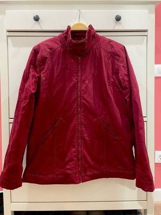 Abrigo de porteo rojo vino Momawo