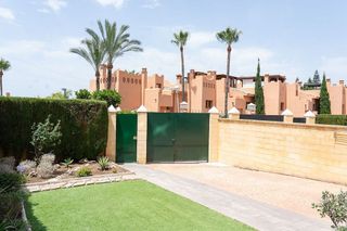 Casa pareada en venta en Calahonda en Mijas