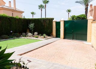 Casa pareada en venta en Calahonda en Mijas