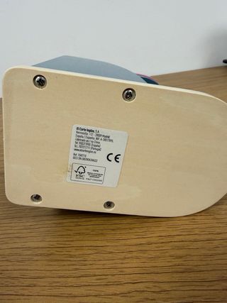 Cafetera de madera de juguete