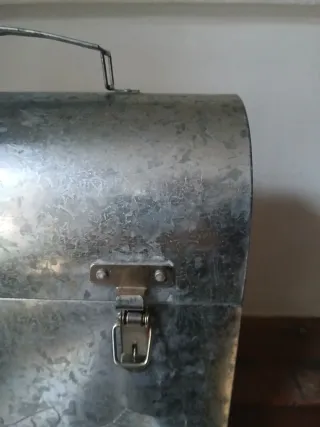 Lata Limpiabotas Metálica Vintage