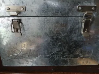 Lata Limpiabotas Metálica Vintage