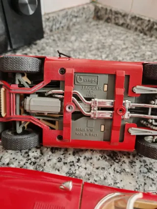 Coches de juguete Jaguar E-Type rojos