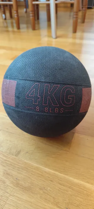 Balón Medicinal Goma 4 kg (DOMYOS)