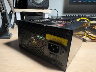 Fuente de PC Mars Gaming MP700 700W