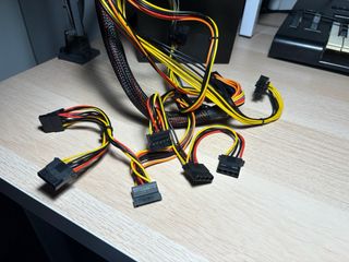 Fuente de PC Mars Gaming MP700 700W