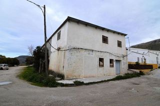 Nave industrial en venta en Loja