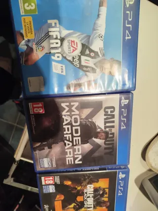 Lote 3 Juegos PS4: FIFA 19, CoD MW, CoD BO