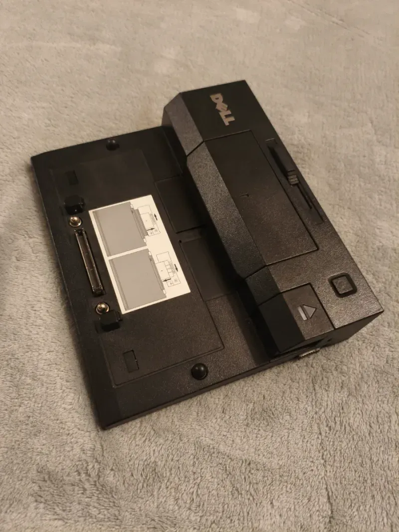 Docking Station Dell K07A – Buen estado