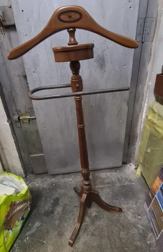 Galán de noche de madera