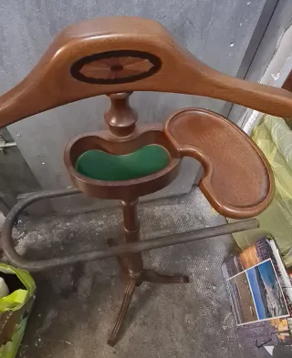 Galán de noche de madera