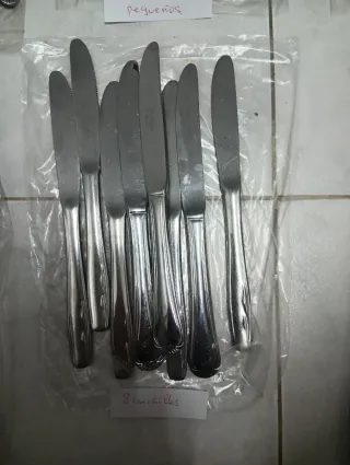 Set de cubiertos metálicos