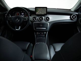 Mercedes CLA 1.6 CLA 200 4P