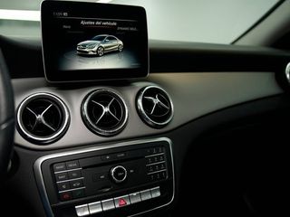 Mercedes CLA 1.6 CLA 200 4P