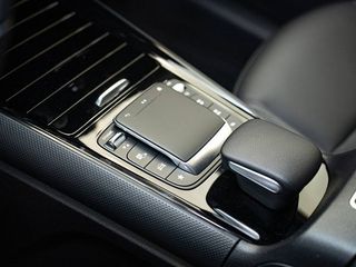 Mercedes GLA 1.3 GLA 250 E DCT 5P