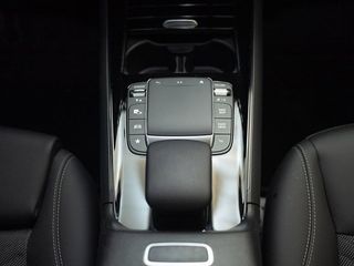 Mercedes GLA 1.3 GLA 250 E DCT 5P