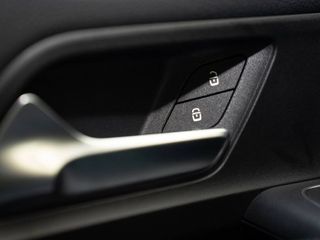 Mercedes GLA 1.3 GLA 250 E DCT 5P