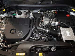Mercedes GLA 1.3 GLA 250 E DCT 5P
