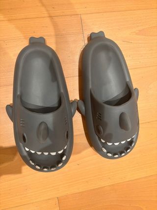 Chanclas Tiburón Negras (Sharclas)