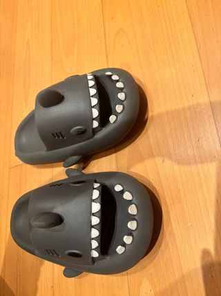 Chanclas Tiburón Negras (Sharclas)