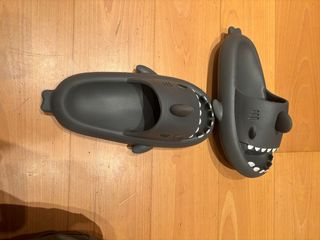 Chanclas Tiburón Negras (Sharclas)