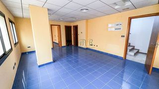 Edificio en venta en Albatera