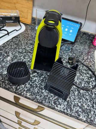Cafetera Nespresso Verde Lima