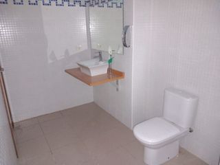 Local comercial en alquiler en Linares