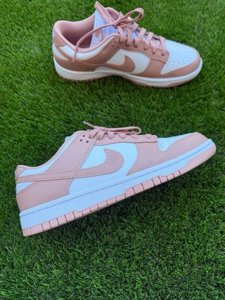 Zapatillas Nike Dunk color salmón