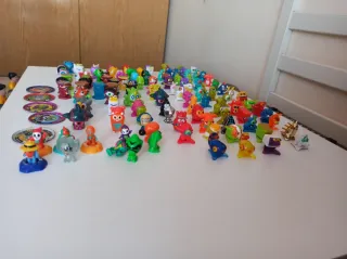 Figuritas y muñecos variados