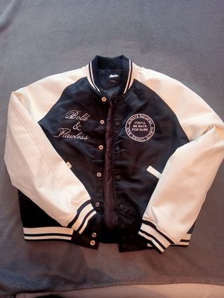 Cazadora Beisbolera STWD Stradivarius Negra y Blan