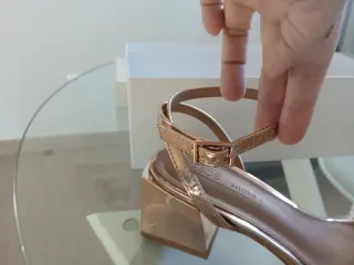 Sandalias doradas fiesta/ceremonia