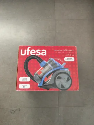 Aspirador Ufesa multiciclónico 800W