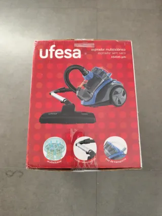 Aspirador Ufesa multiciclónico 800W