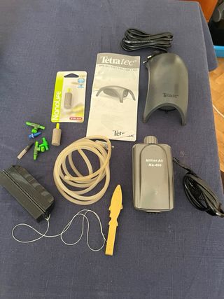 Acuario panorámico  con decoración y accesorios