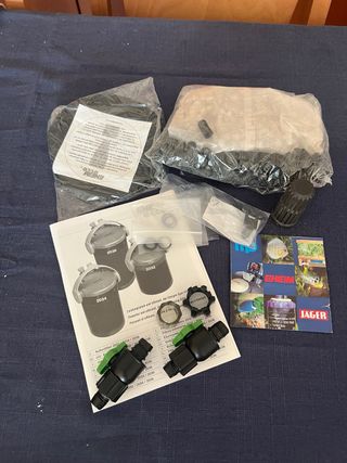 Acuario panorámico  con decoración y accesorios