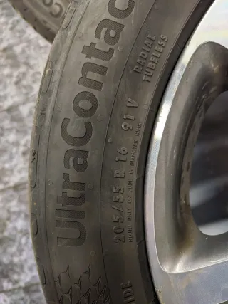 Llantas con neumáticos Volkswagen Jetta 2005-2011