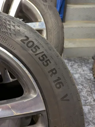 Llantas con neumáticos Volkswagen Jetta 2005-2011