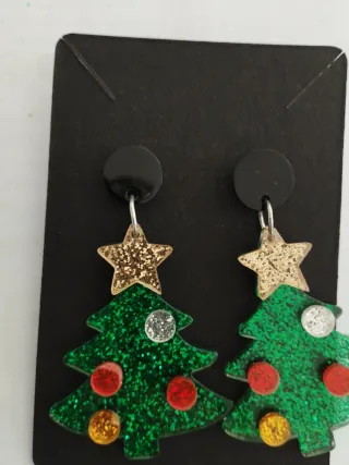 Pendientes árbol de Navidad con estrellas doradas